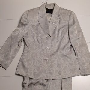 Vintage Selina 2  piece dress suit in light gray. floral print - rhinestones